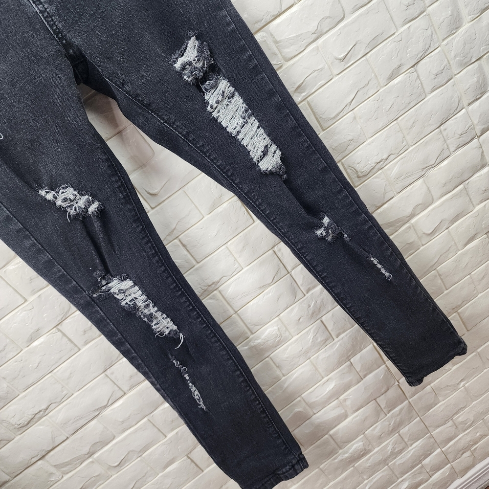 small tattered jeans. - Picture 4 of 6